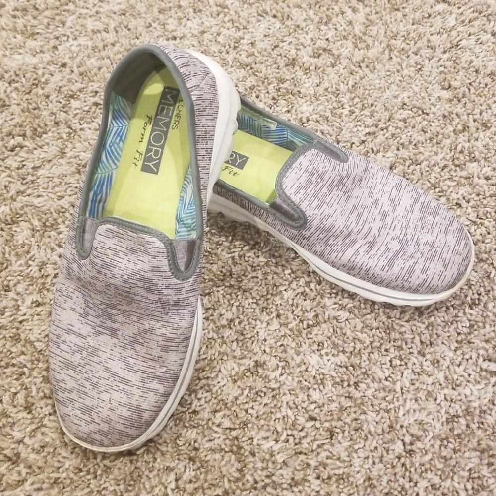 Skechers Slip on!